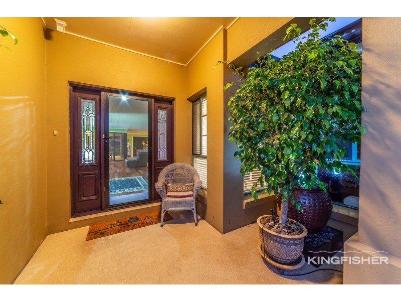 13 Islander Court, Burleigh Waters QLD 4220