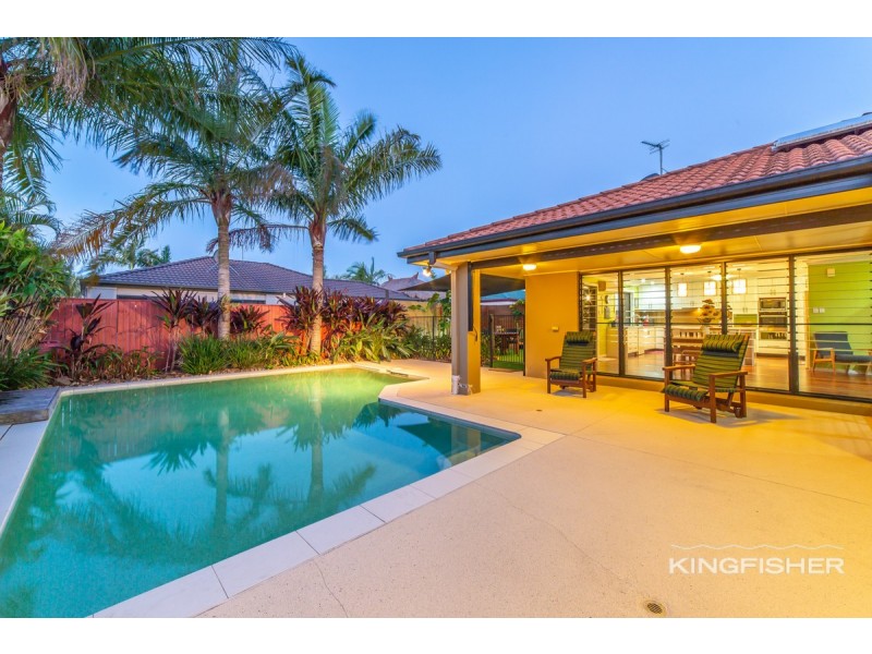 13 Islander Court, Burleigh Waters QLD 4220