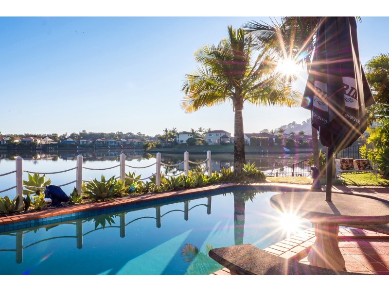 9 Crozet Court, Burleigh Waters QLD 4220