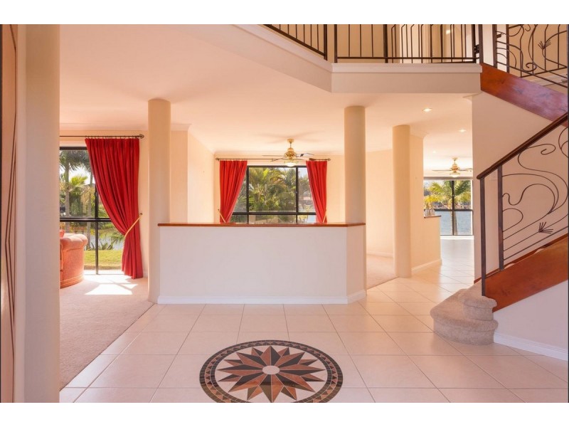 9 Crozet Court, Burleigh Waters QLD 4220