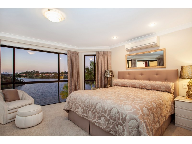 9 Crozet Court, Burleigh Waters QLD 4220