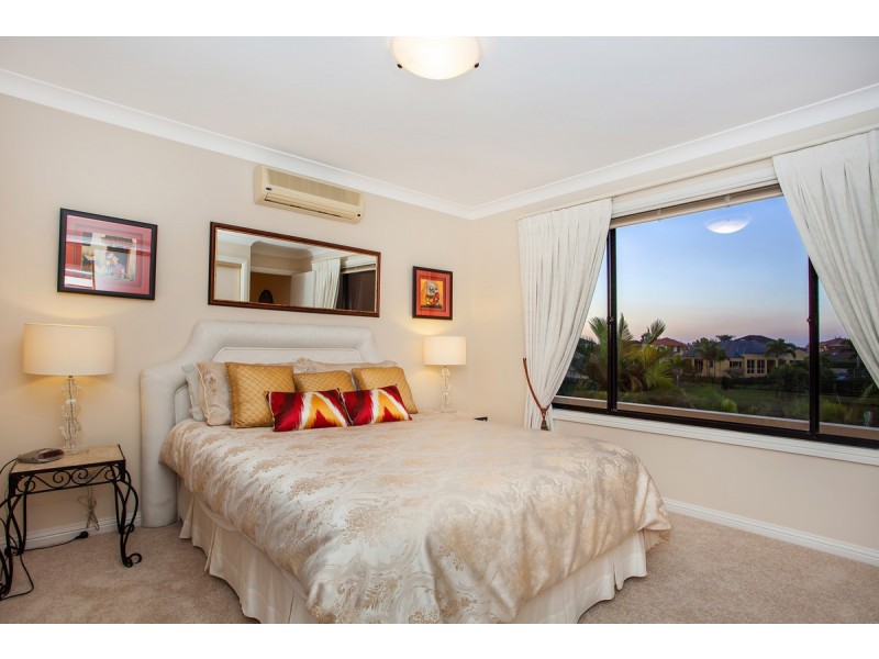 9 Crozet Court, Burleigh Waters QLD 4220