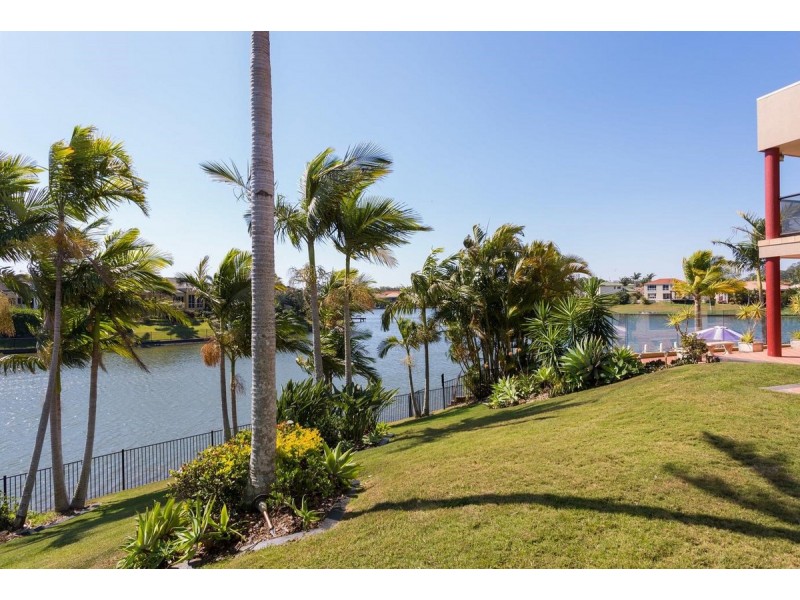 9 Crozet Court, Burleigh Waters QLD 4220