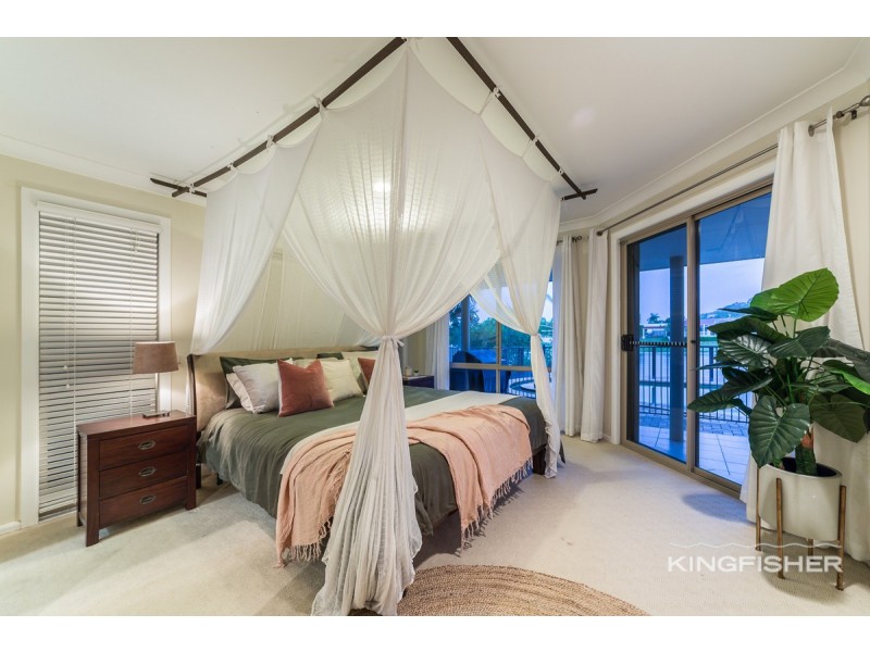 112 Dunlin Drive, Burleigh Waters QLD 4220