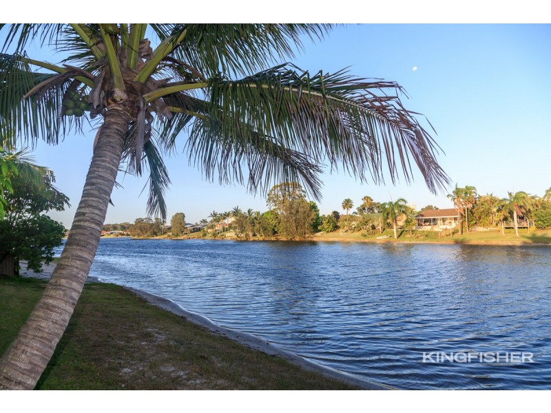 112 Dunlin Drive, Burleigh Waters QLD 4220