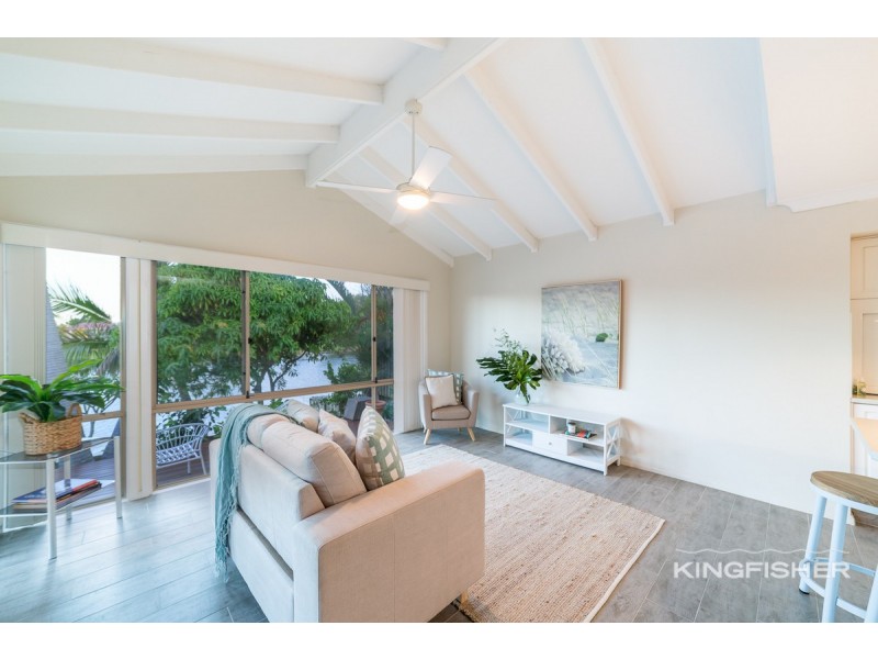 112 Dunlin Drive, Burleigh Waters QLD 4220