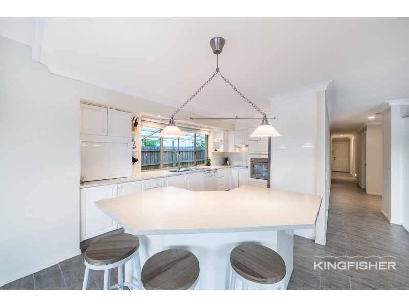 112 Dunlin Drive, Burleigh Waters QLD 4220