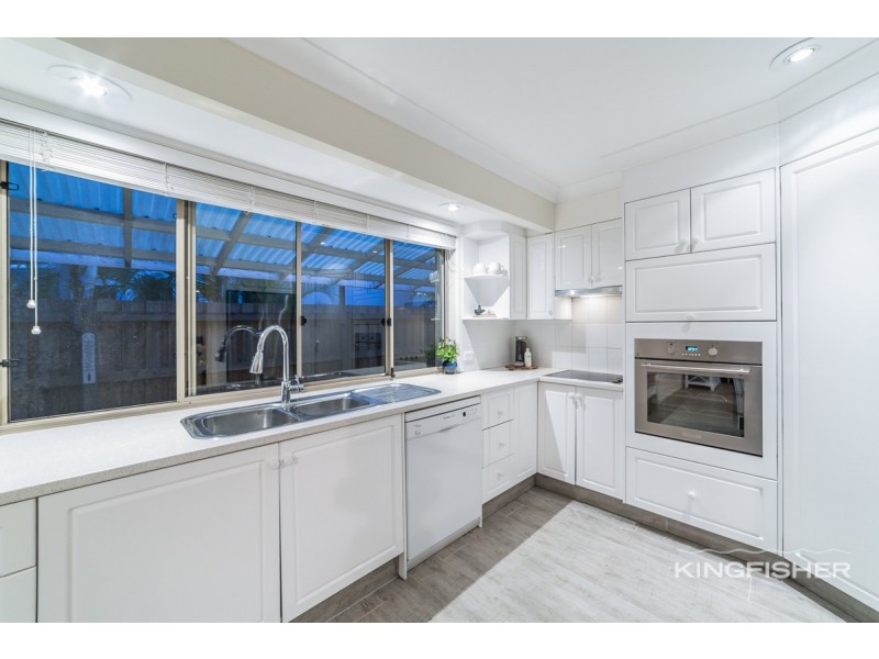 112 Dunlin Drive, Burleigh Waters QLD 4220