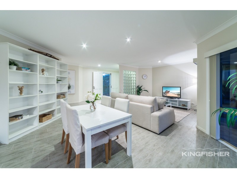 112 Dunlin Drive, Burleigh Waters QLD 4220