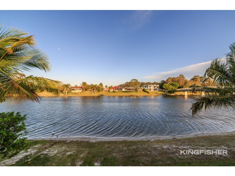 112 Dunlin Drive, Burleigh Waters QLD 4220