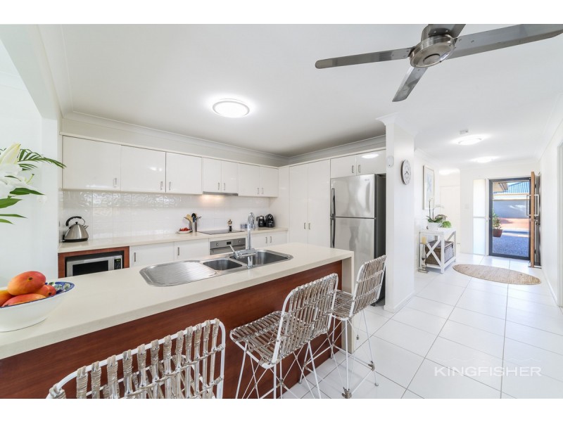 34 Gardendale Crescent, Burleigh Waters QLD 4220