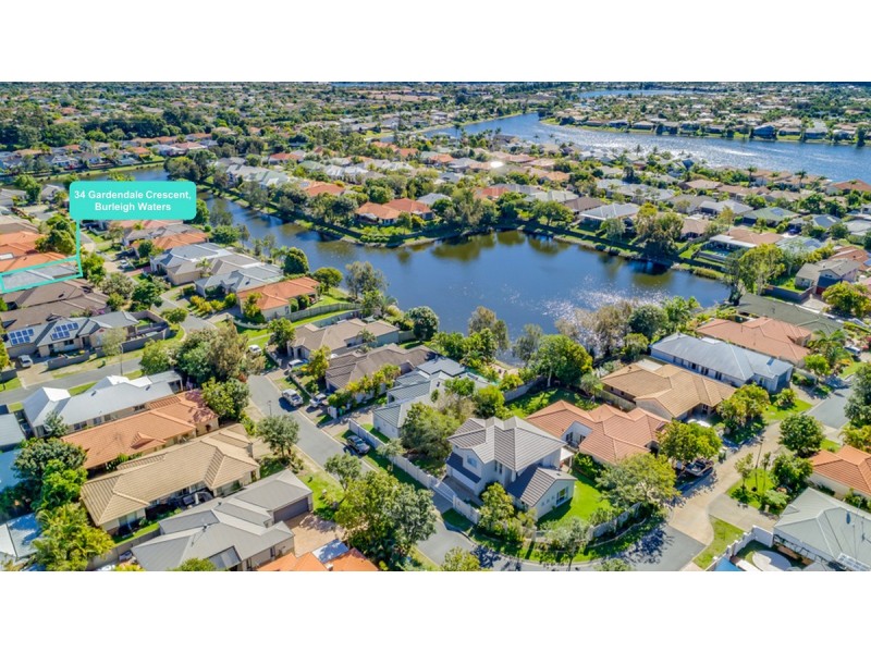 34 Gardendale Crescent, Burleigh Waters QLD 4220