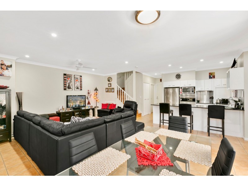 2/27 Beachcomber Court, Burleigh Waters QLD 4220