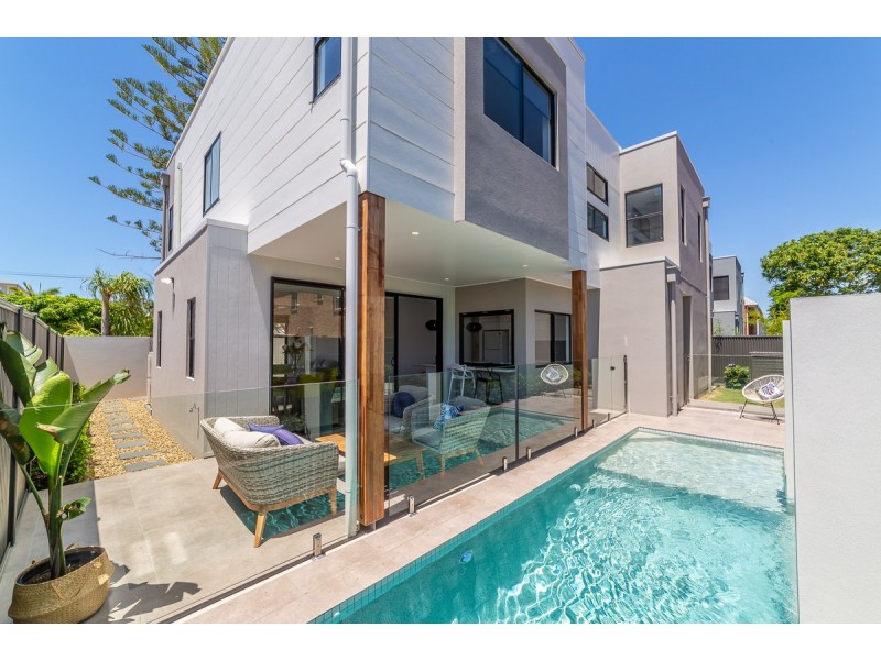 1/3 Anzac Parade, Burleigh Heads QLD 4220