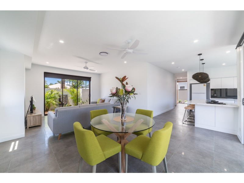 1/3 Anzac Parade, Burleigh Heads QLD 4220