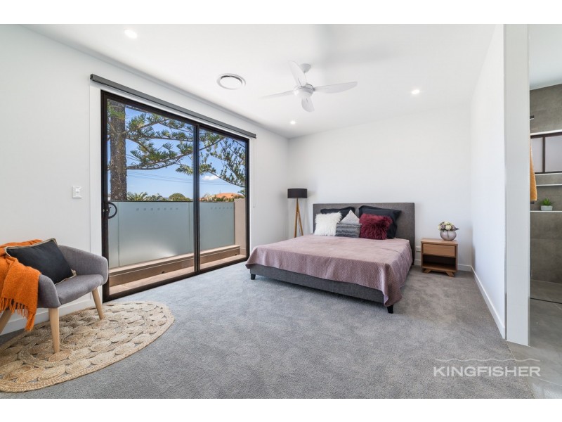 1/3 Anzac Parade, Burleigh Heads QLD 4220