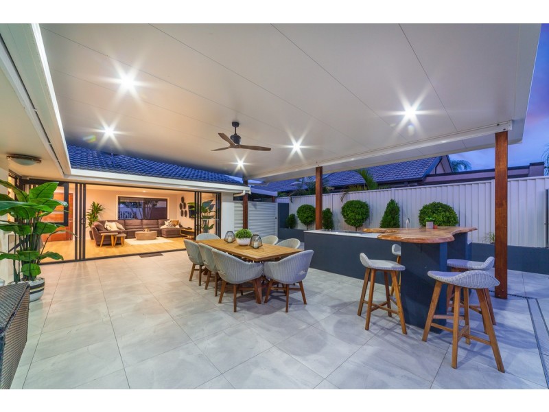 98 Mountain View Avenue, Burleigh Waters QLD 4220