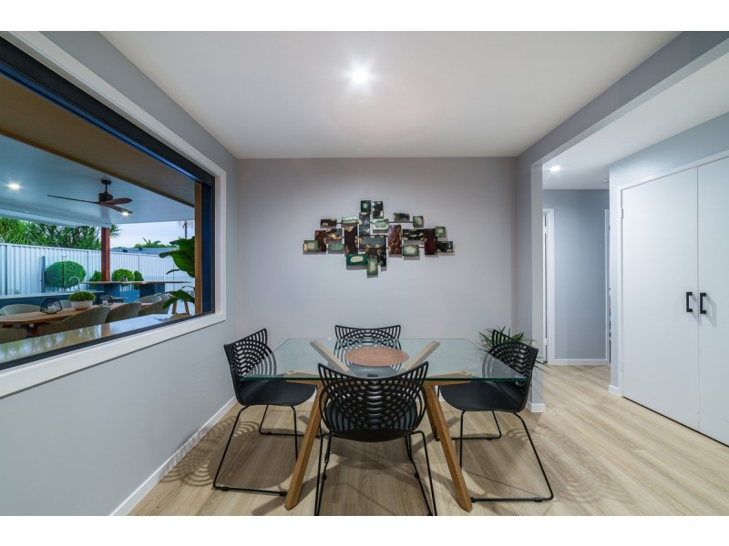 98 Mountain View Avenue, Burleigh Waters QLD 4220