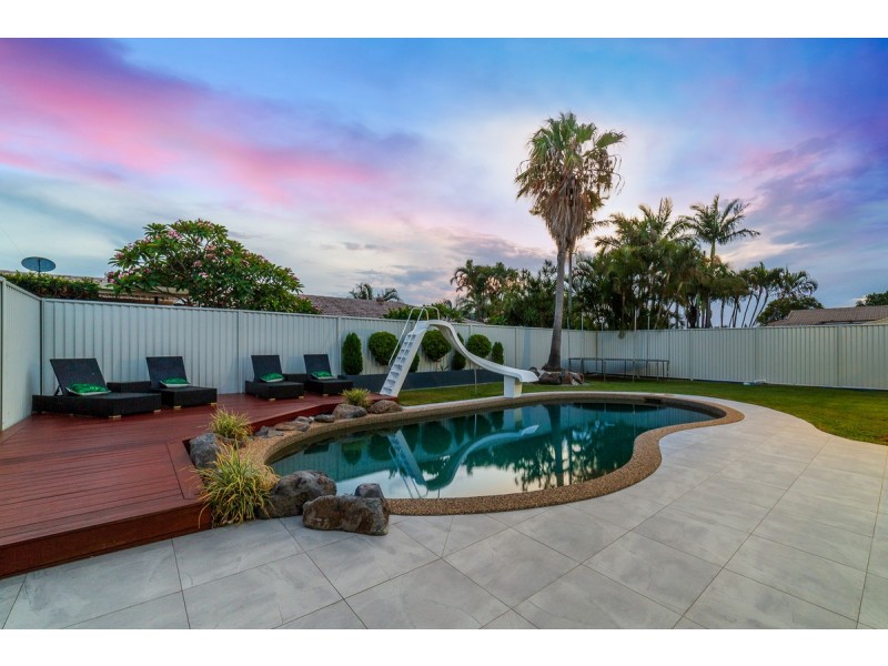 98 Mountain View Avenue, Burleigh Waters QLD 4220