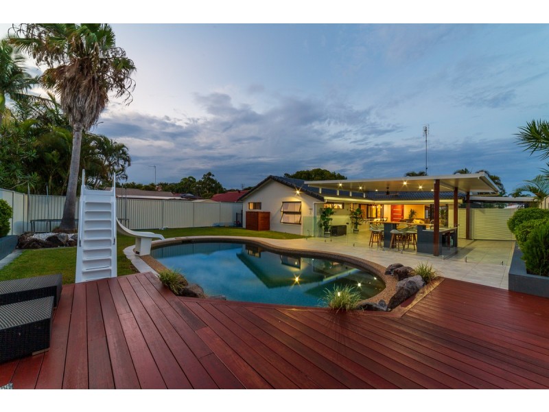 98 Mountain View Avenue, Burleigh Waters QLD 4220