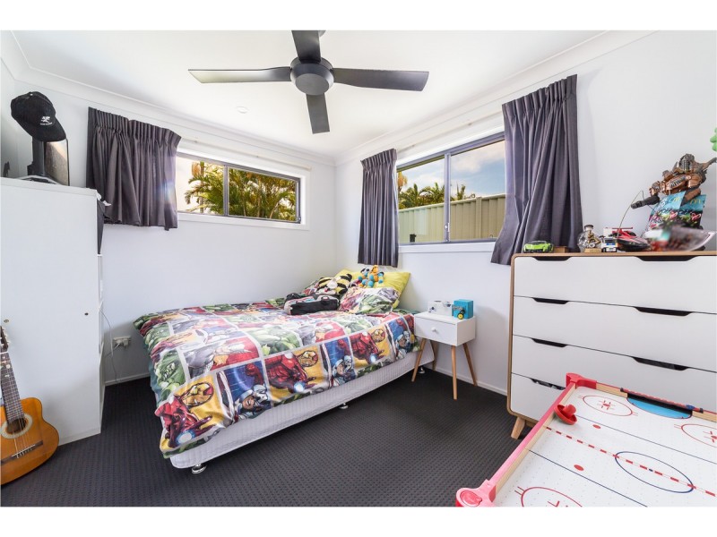 98 Mountain View Avenue, Burleigh Waters QLD 4220