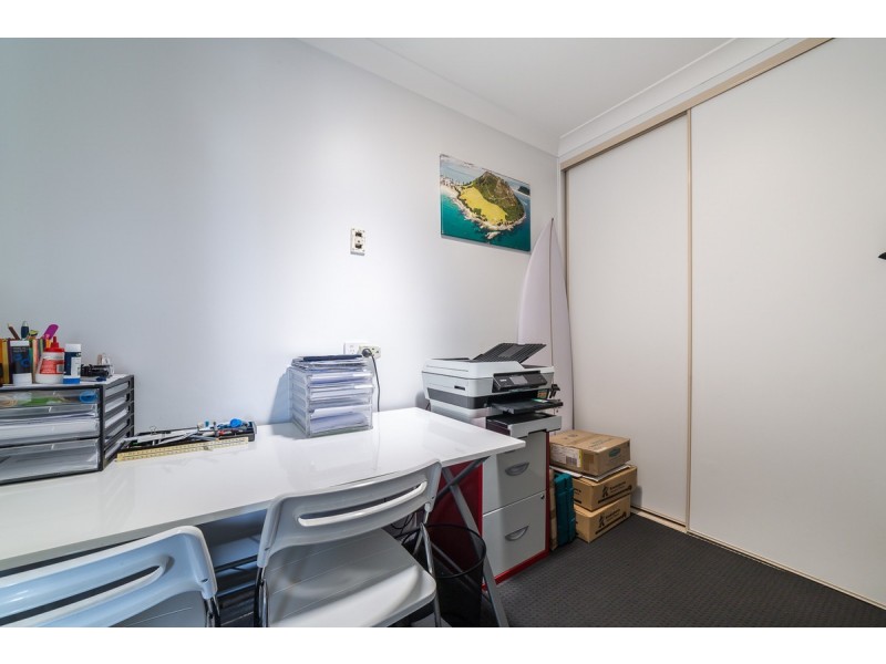 98 Mountain View Avenue, Burleigh Waters QLD 4220