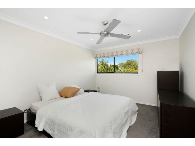 17 Bittern Avenue, Burleigh Waters QLD 4220