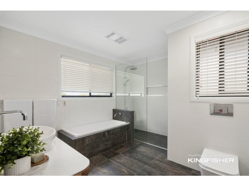 17 Bittern Avenue, Burleigh Waters QLD 4220