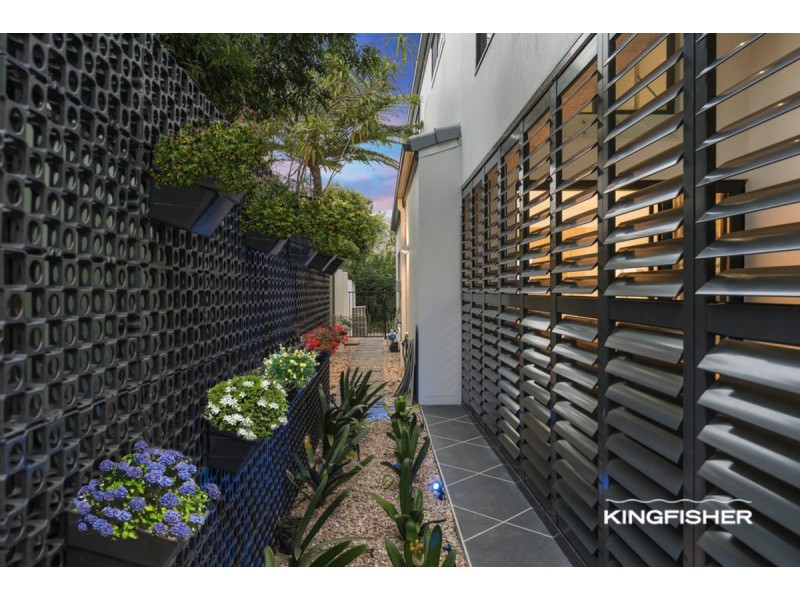 17 Bittern Avenue, Burleigh Waters QLD 4220