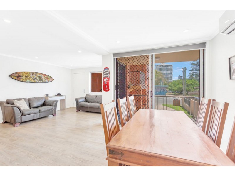2/59 Hayle Street, Burleigh Heads QLD 4220