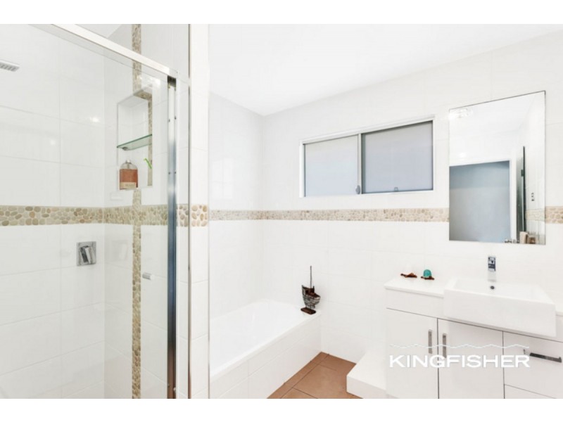 104 Dolphin Avenue, Mermaid Beach QLD 4218