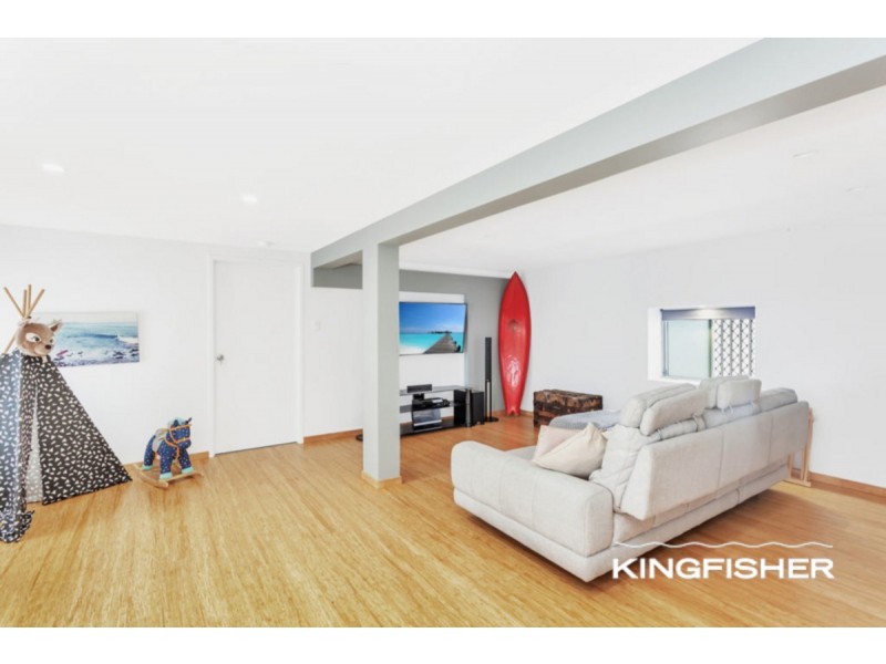 104 Dolphin Avenue, Mermaid Beach QLD 4218