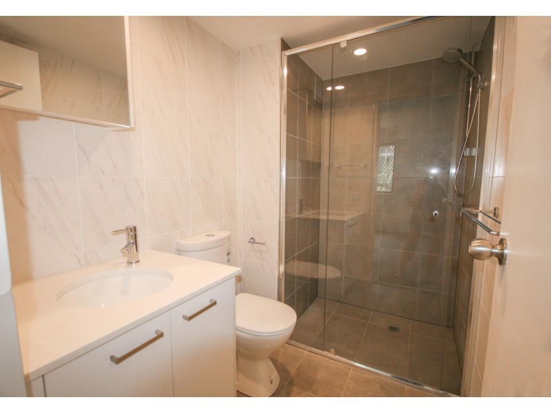 8/6 Stanley Street, Burleigh Heads QLD 4220