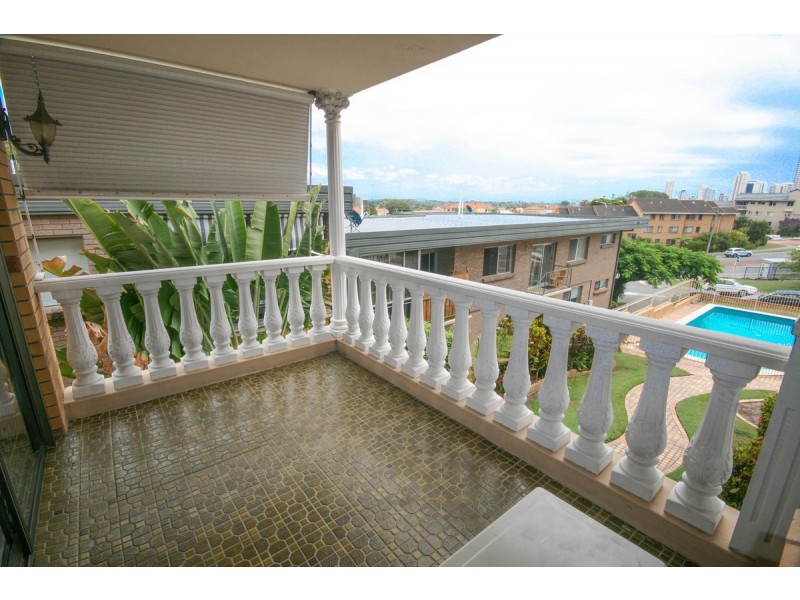 8/6 Stanley Street, Burleigh Heads QLD 4220