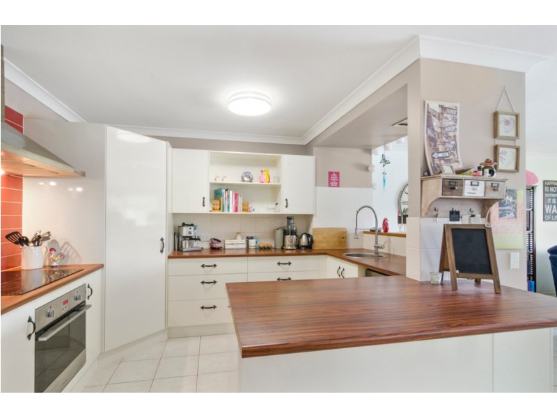 1/8 Sunbird Street, Burleigh Waters QLD 4220