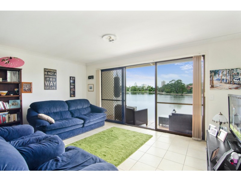 1/8 Sunbird Street, Burleigh Waters QLD 4220
