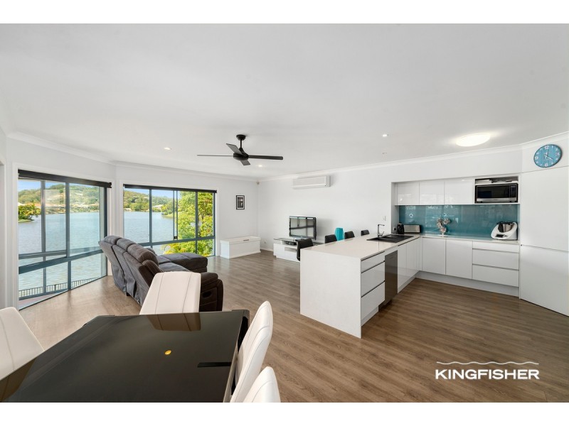 144 Dunlin Drive, Burleigh Waters QLD 4220