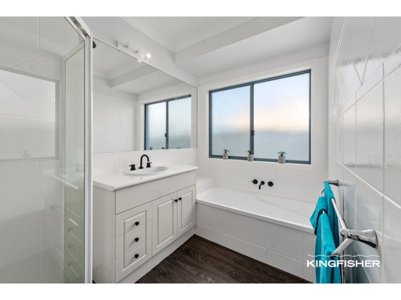144 Dunlin Drive, Burleigh Waters QLD 4220