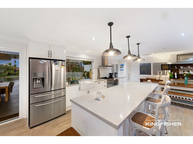 48 Dunlin Drive, Burleigh Waters QLD 4220