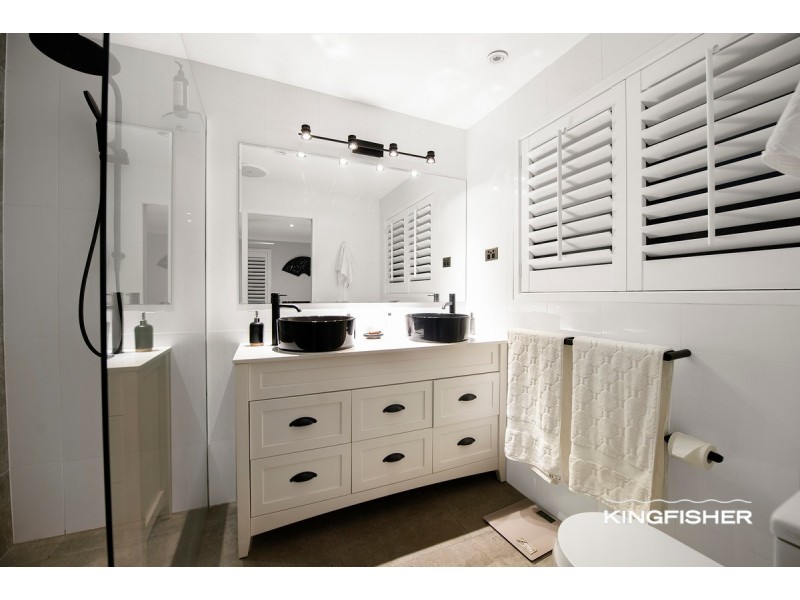 48 Dunlin Drive, Burleigh Waters QLD 4220