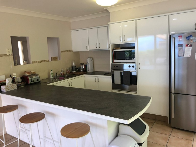 11 Casablanca Court, Burleigh Waters QLD 4220