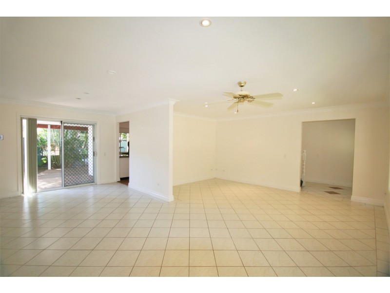 37 Lutana Avenue, Miami QLD 4220