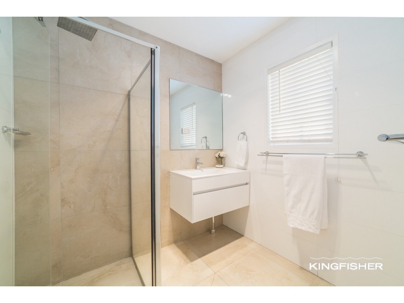 44 Hillcrest Parade, Miami QLD 4220