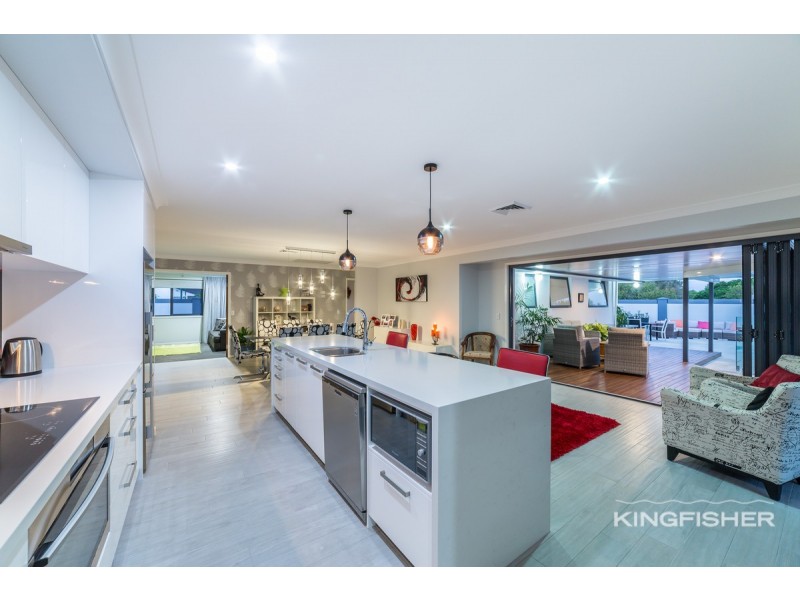 33 Port Jackson Boulevard, Clear Island Waters QLD 4226
