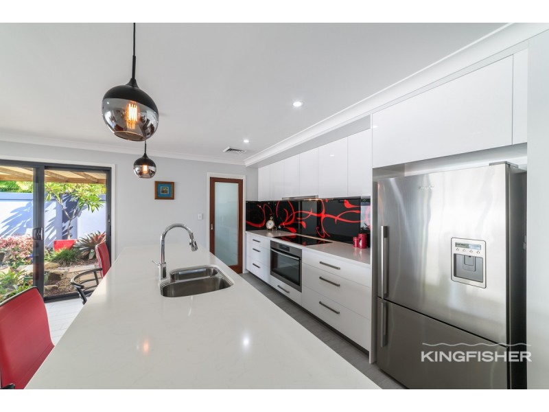 33 Port Jackson Boulevard, Clear Island Waters QLD 4226