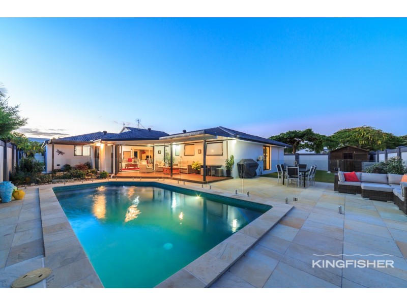 33 Port Jackson Boulevard, Clear Island Waters QLD 4226