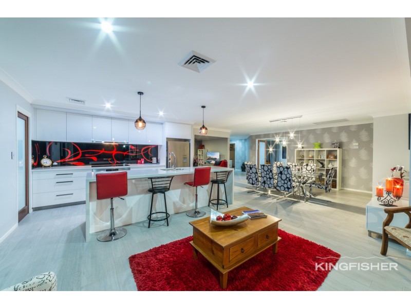 33 Port Jackson Boulevard, Clear Island Waters QLD 4226