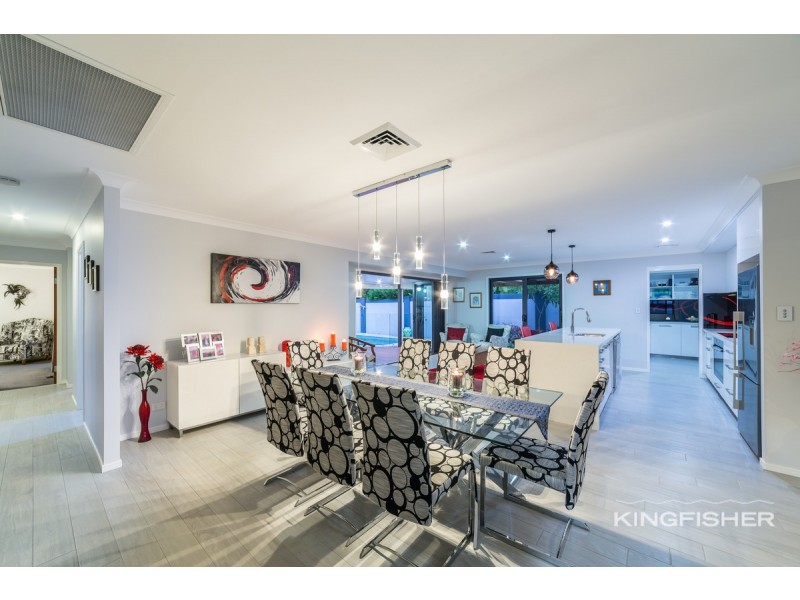 33 Port Jackson Boulevard, Clear Island Waters QLD 4226