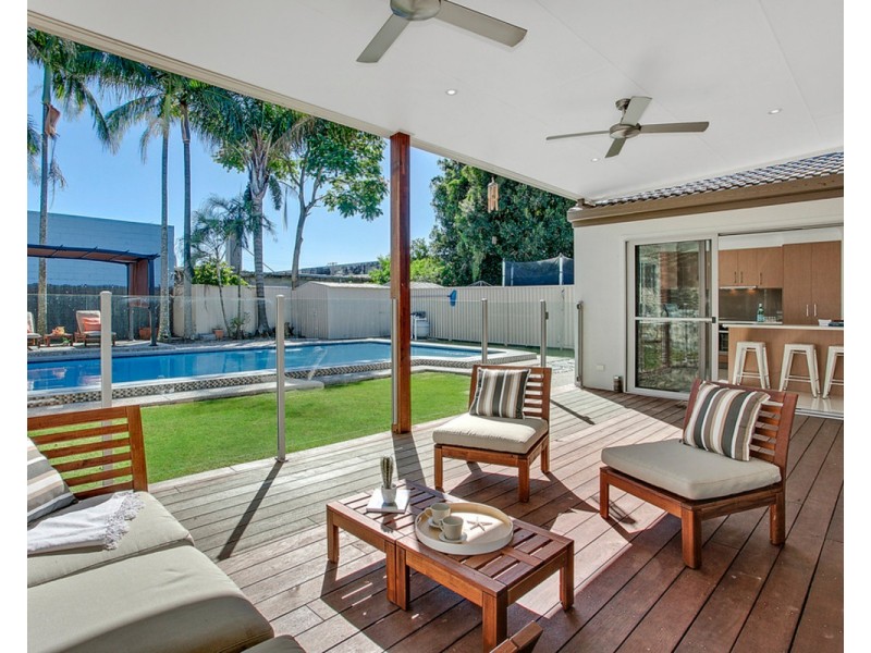 5 Warrina Crescent, Burleigh Waters QLD 4220