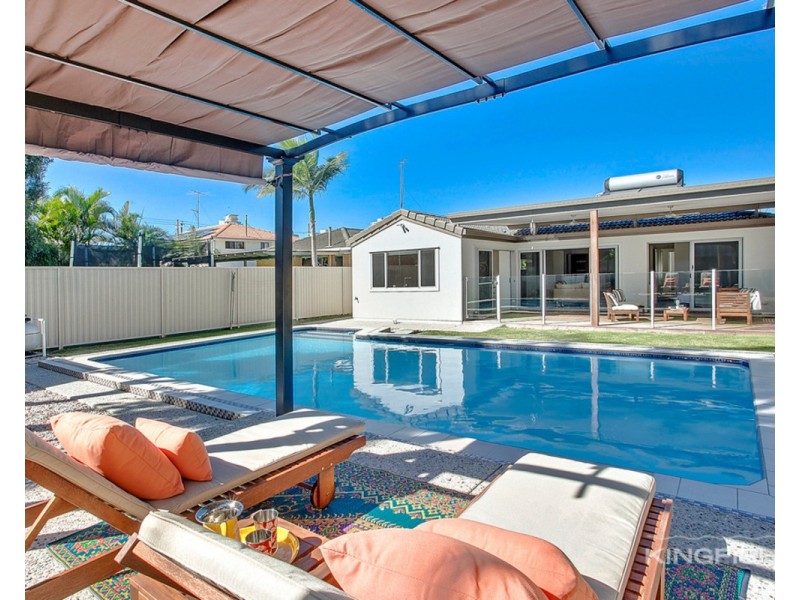5 Warrina Crescent, Burleigh Waters QLD 4220